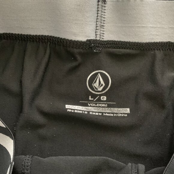 Volcom Compression Short - Picture 3 of 8